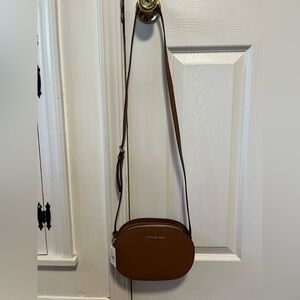 NWT crossbody Michael Kors jet set